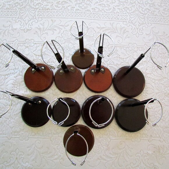 10 DOLL STANDS for DISPLAY, HOLD 14-20" COLLECTOR DOLLS, BROWN BASE, Size 6-9" - Picture 3 of 3